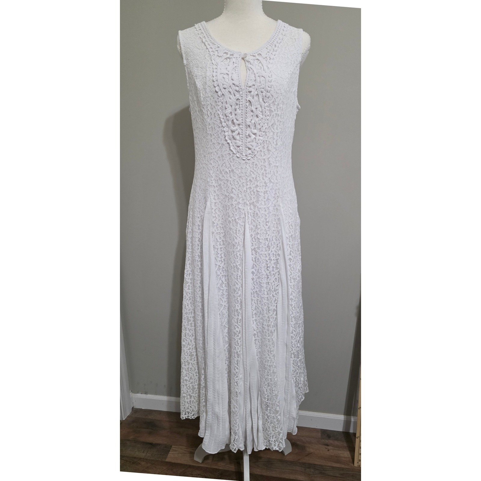 Chadwicks Women Small White Sleeveless Lace Maxi Dress Boho Crochet Keyhole